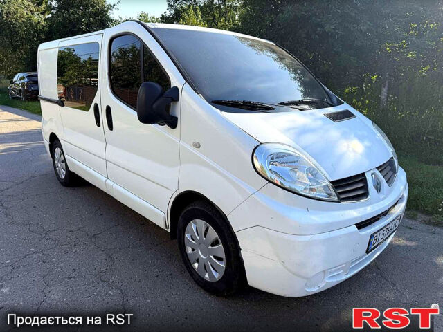 Білий Рено Трафік, об'ємом двигуна 2 л та пробігом 250 тис. км за 6950 $, фото 1 на Automoto.ua
