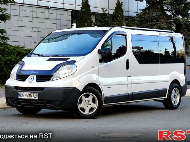 Белый Рено Трафик, объемом двигателя 2 л и пробегом 352 тыс. км за 13900 $, фото 1 на Automoto.ua