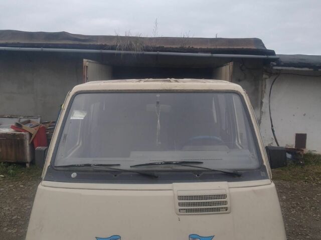 Бежевый Рено Трафик, объемом двигателя 0 л и пробегом 250 тыс. км за 1000 $, фото 1 на Automoto.ua