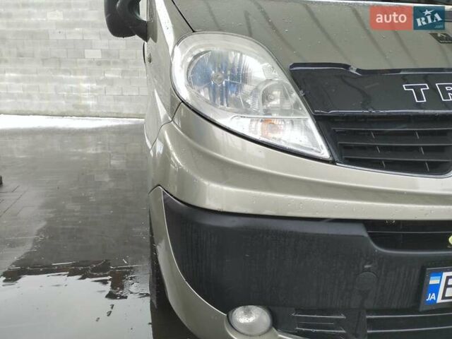 Бежевый Рено Трафик, объемом двигателя 2 л и пробегом 257 тыс. км за 13800 $, фото 1 на Automoto.ua