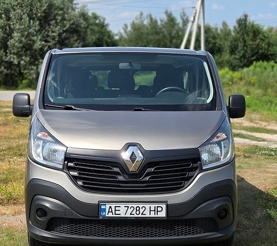 Бежевий Рено Трафік, об'ємом двигуна 1.6 л та пробігом 180 тис. км за 19000 $, фото 1 на Automoto.ua