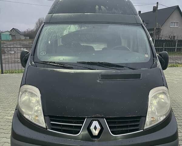 Черный Рено Трафик, объемом двигателя 2.5 л и пробегом 434 тыс. км за 6700 $, фото 1 на Automoto.ua