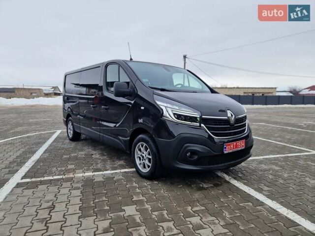 Чорний Рено Трафік, об'ємом двигуна 2 л та пробігом 141 тис. км за 17500 $, фото 1 на Automoto.ua