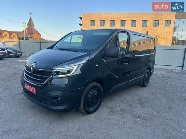 Черный Рено Трафик, объемом двигателя 2 л и пробегом 226 тыс. км за 17200 $, фото 1 на Automoto.ua