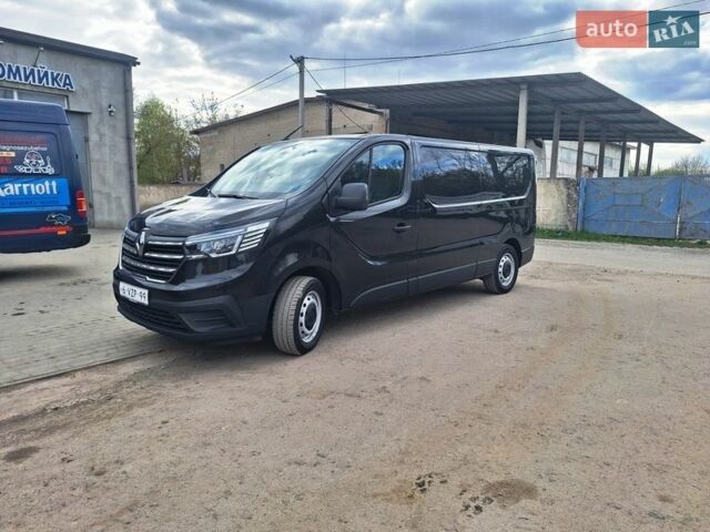 Черный Рено Трафик, объемом двигателя 2 л и пробегом 174 тыс. км за 21550 $, фото 1 на Automoto.ua
