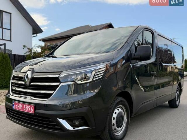 Черный Рено Трафик, объемом двигателя 2 л и пробегом 81 тыс. км за 27900 $, фото 1 на Automoto.ua