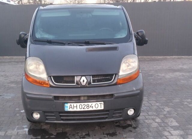 Черный Рено Трафик, объемом двигателя 1.9 л и пробегом 320 тыс. км за 6200 $, фото 1 на Automoto.ua