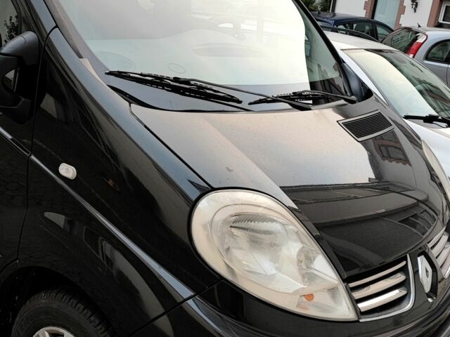 Чорний Рено Трафік, об'ємом двигуна 2 л та пробігом 370 тис. км за 10445 $, фото 1 на Automoto.ua