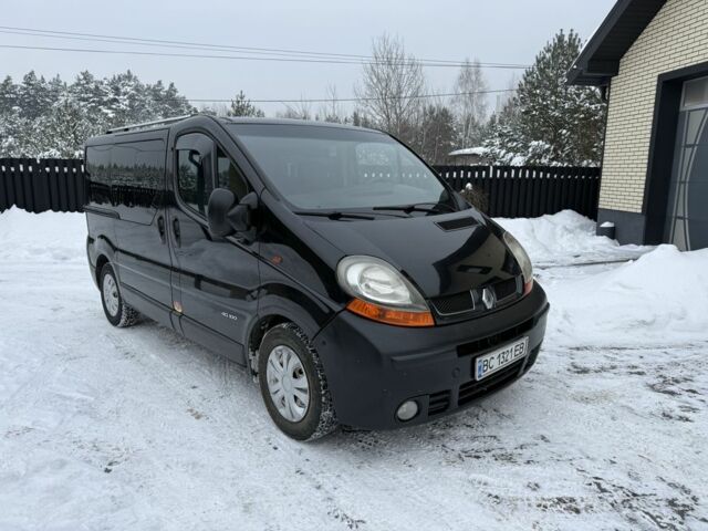 Черный Рено Трафик, объемом двигателя 1.9 л и пробегом 397 тыс. км за 7500 $, фото 1 на Automoto.ua