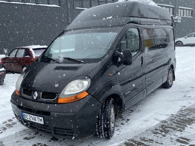 Черный Рено Трафик, объемом двигателя 1.9 л и пробегом 500 тыс. км за 5700 $, фото 1 на Automoto.ua