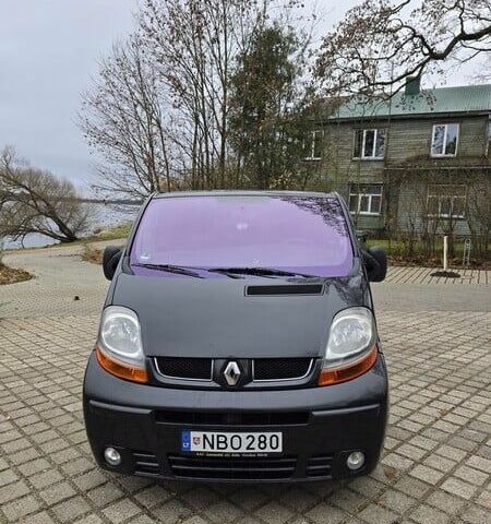 Черный Рено Трафик, объемом двигателя 1.9 л и пробегом 233 тыс. км за 3067 $, фото 1 на Automoto.ua