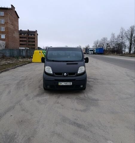 Чорний Рено Трафік, об'ємом двигуна 2.5 л та пробігом 370 тис. км за 8000 $, фото 1 на Automoto.ua
