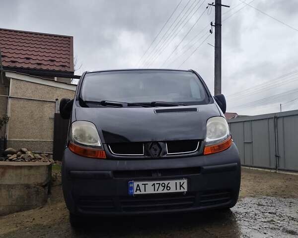 Черный Рено Трафик, объемом двигателя 2.46 л и пробегом 275 тыс. км за 7900 $, фото 1 на Automoto.ua