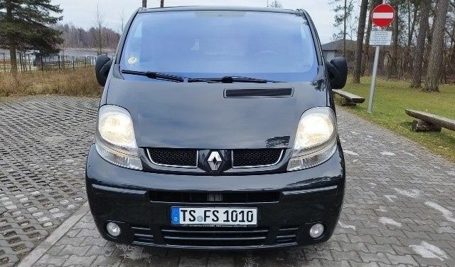 Черный Рено Трафик, объемом двигателя 1.9 л и пробегом 190 тыс. км за 6800 $, фото 1 на Automoto.ua