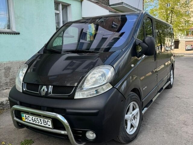 Черный Рено Трафик, объемом двигателя 2.5 л и пробегом 370 тыс. км за 9999 $, фото 1 на Automoto.ua