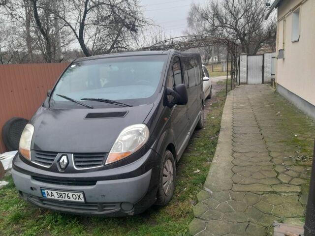 Черный Рено Трафик, объемом двигателя 2 л и пробегом 240 тыс. км за 8800 $, фото 1 на Automoto.ua