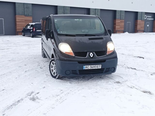 Черный Рено Трафик, объемом двигателя 2.5 л и пробегом 400 тыс. км за 8700 $, фото 1 на Automoto.ua