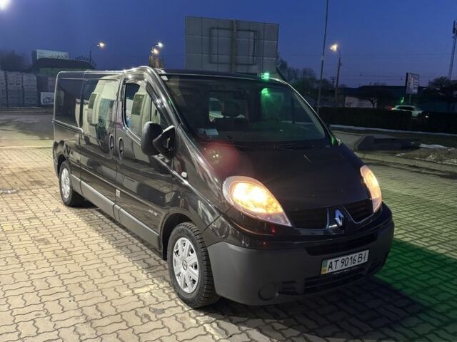 Чорний Рено Трафік, об'ємом двигуна 2 л та пробігом 173 тис. км за 11300 $, фото 1 на Automoto.ua