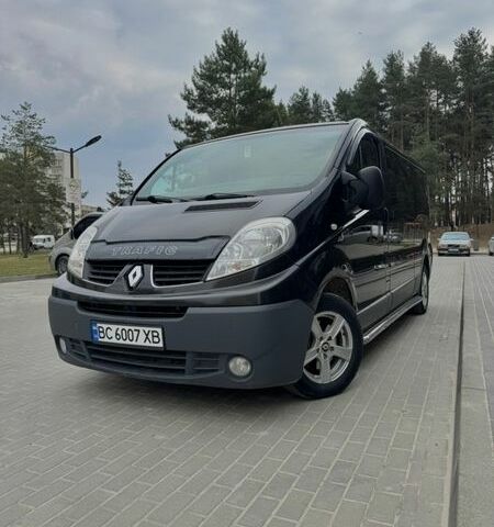 Черный Рено Трафик, объемом двигателя 2.46 л и пробегом 255 тыс. км за 11800 $, фото 1 на Automoto.ua