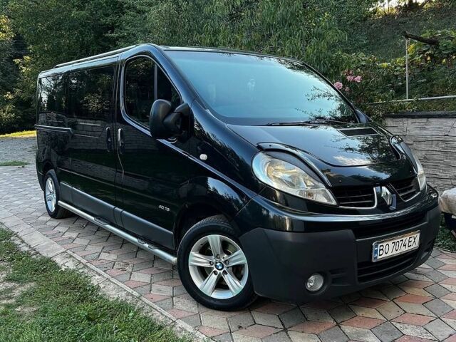 Чорний Рено Трафік, об'ємом двигуна 2 л та пробігом 350 тис. км за 9700 $, фото 1 на Automoto.ua