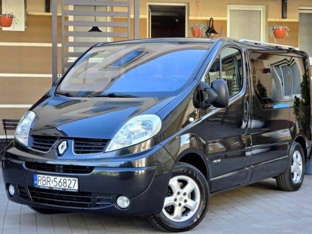 Черный Рено Трафик, объемом двигателя 2 л и пробегом 257 тыс. км за 8005 $, фото 1 на Automoto.ua