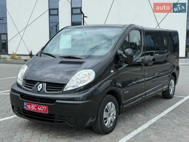 Черный Рено Трафик, объемом двигателя 2 л и пробегом 318 тыс. км за 12900 $, фото 1 на Automoto.ua