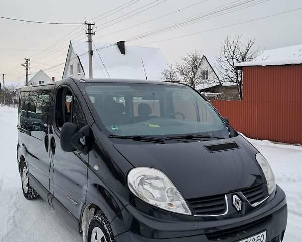 Черный Рено Трафик, объемом двигателя 2 л и пробегом 215 тыс. км за 13000 $, фото 1 на Automoto.ua