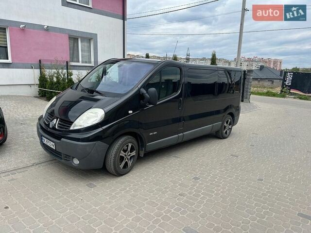Черный Рено Трафик, объемом двигателя 2.5 л и пробегом 314 тыс. км за 12800 $, фото 1 на Automoto.ua