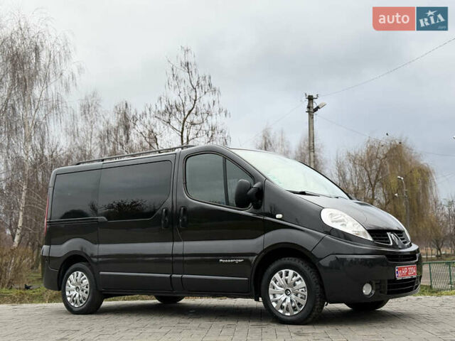 Черный Рено Трафик, объемом двигателя 2.5 л и пробегом 256 тыс. км за 14500 $, фото 1 на Automoto.ua