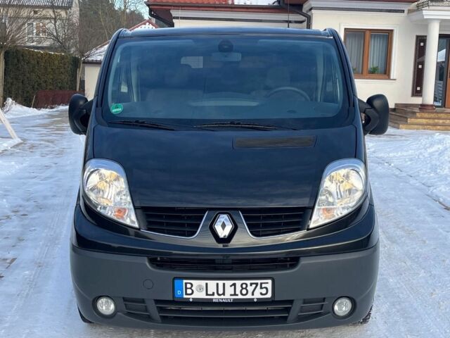Черный Рено Трафик, объемом двигателя 2 л и пробегом 182 тыс. км за 8200 $, фото 1 на Automoto.ua