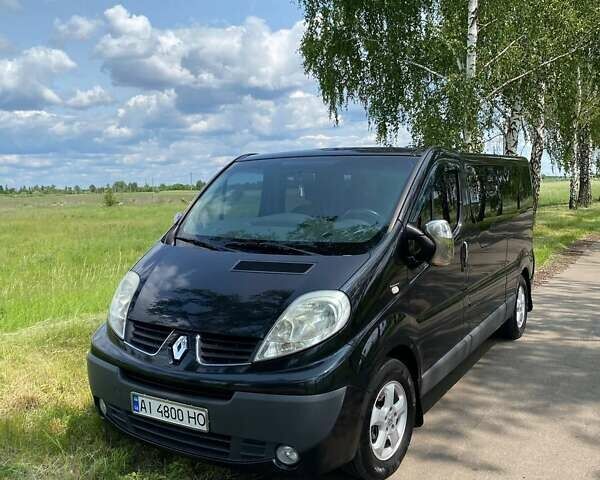 Черный Рено Трафик, объемом двигателя 2 л и пробегом 263 тыс. км за 14999 $, фото 1 на Automoto.ua