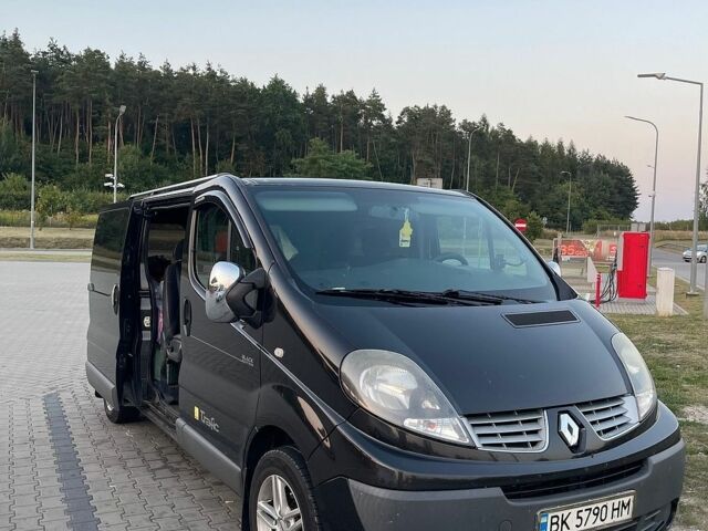 Чорний Рено Трафік, об'ємом двигуна 2 л та пробігом 310 тис. км за 13500 $, фото 1 на Automoto.ua