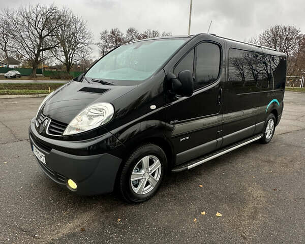 Черный Рено Трафик, объемом двигателя 2 л и пробегом 293 тыс. км за 12500 $, фото 1 на Automoto.ua