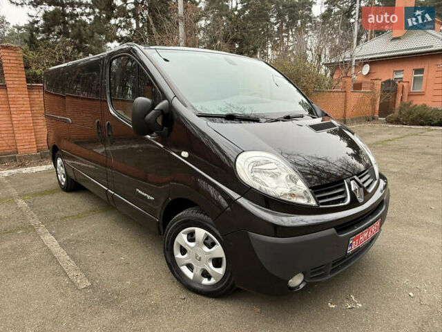 Черный Рено Трафик, объемом двигателя 2 л и пробегом 177 тыс. км за 16800 $, фото 1 на Automoto.ua