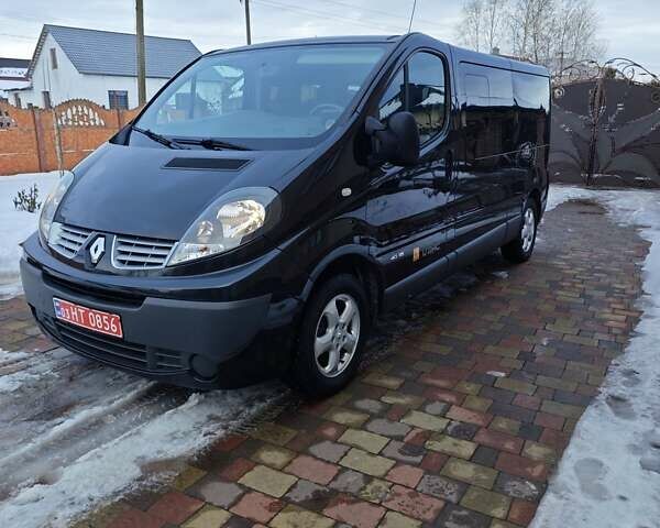 Чорний Рено Трафік, об'ємом двигуна 2 л та пробігом 212 тис. км за 16900 $, фото 1 на Automoto.ua