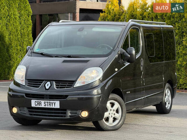 Чорний Рено Трафік, об'ємом двигуна 2 л та пробігом 266 тис. км за 16900 $, фото 1 на Automoto.ua