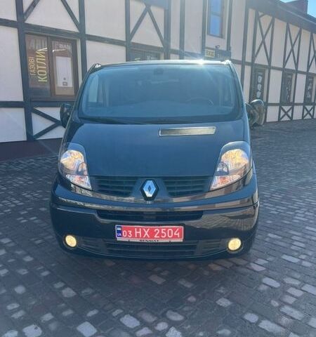 Черный Рено Трафик, объемом двигателя 2 л и пробегом 251 тыс. км за 15750 $, фото 1 на Automoto.ua