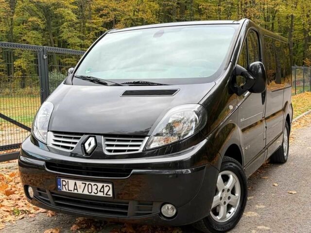 Черный Рено Трафик, объемом двигателя 2 л и пробегом 175 тыс. км за 8400 $, фото 1 на Automoto.ua
