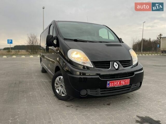 Черный Рено Трафик, объемом двигателя 2 л и пробегом 260 тыс. км за 15300 $, фото 1 на Automoto.ua