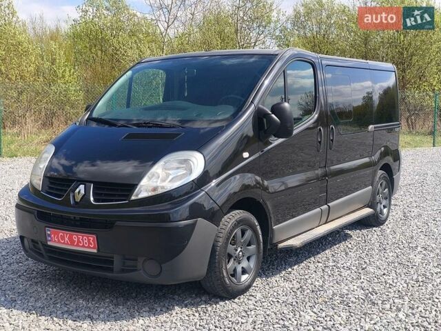 Черный Рено Трафик, объемом двигателя 2 л и пробегом 275 тыс. км за 14350 $, фото 1 на Automoto.ua