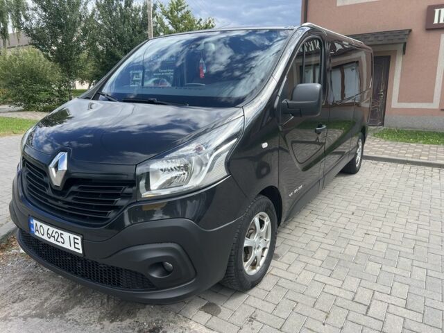 Черный Рено Трафик, объемом двигателя 1.6 л и пробегом 230 тыс. км за 14999 $, фото 1 на Automoto.ua