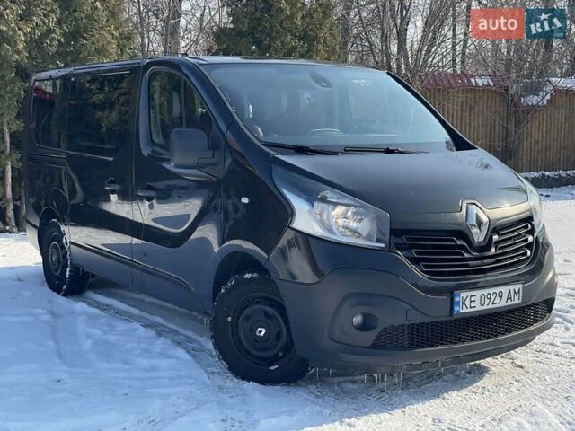 Черный Рено Трафик, объемом двигателя 1.6 л и пробегом 237 тыс. км за 14999 $, фото 1 на Automoto.ua
