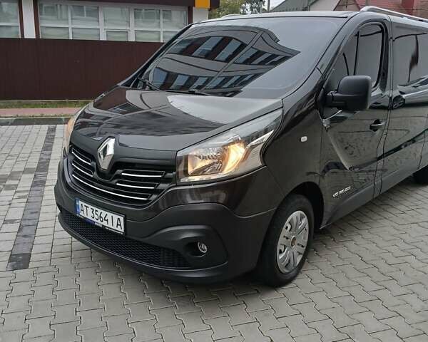 Черный Рено Трафик, объемом двигателя 1.6 л и пробегом 287 тыс. км за 13800 $, фото 1 на Automoto.ua