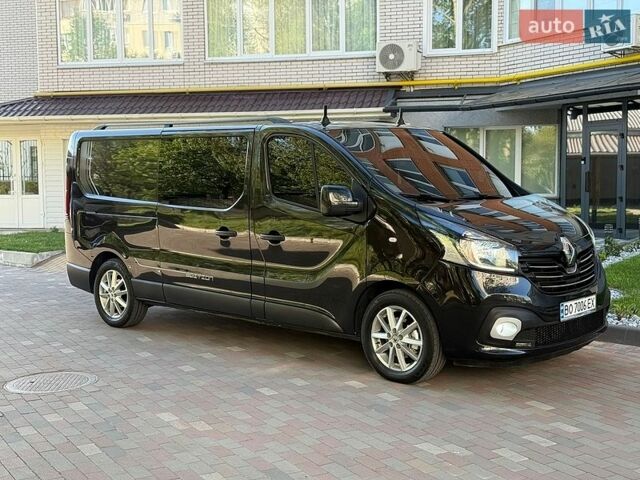Черный Рено Трафик, объемом двигателя 1.6 л и пробегом 214 тыс. км за 17700 $, фото 1 на Automoto.ua