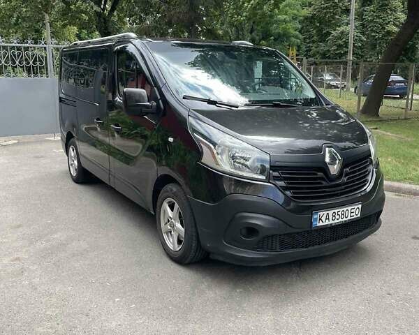 Черный Рено Трафик, объемом двигателя 1.6 л и пробегом 300 тыс. км за 15800 $, фото 1 на Automoto.ua