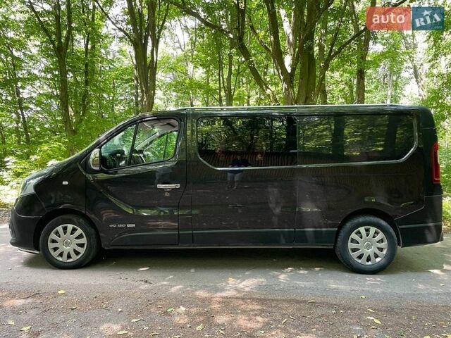 Черный Рено Трафик, объемом двигателя 1.6 л и пробегом 256 тыс. км за 15405 $, фото 1 на Automoto.ua
