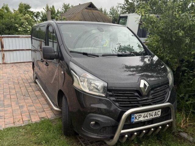 Черный Рено Трафик, объемом двигателя 1.6 л и пробегом 340 тыс. км за 15000 $, фото 1 на Automoto.ua