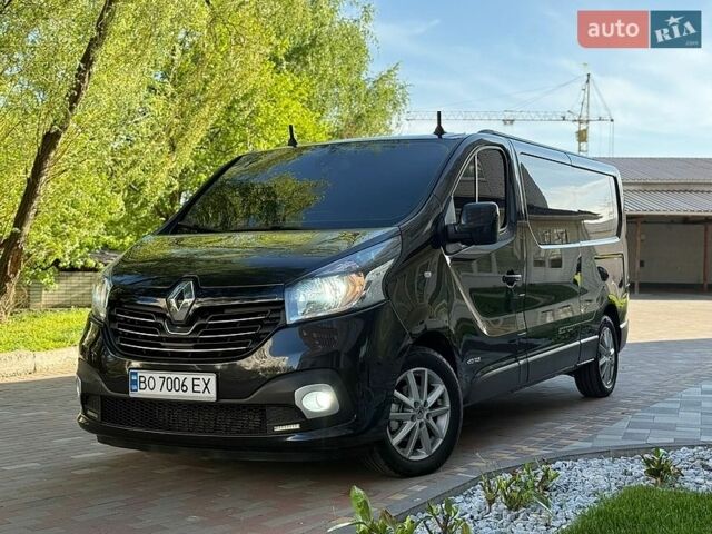 Черный Рено Трафик, объемом двигателя 1.6 л и пробегом 214 тыс. км за 17800 $, фото 1 на Automoto.ua