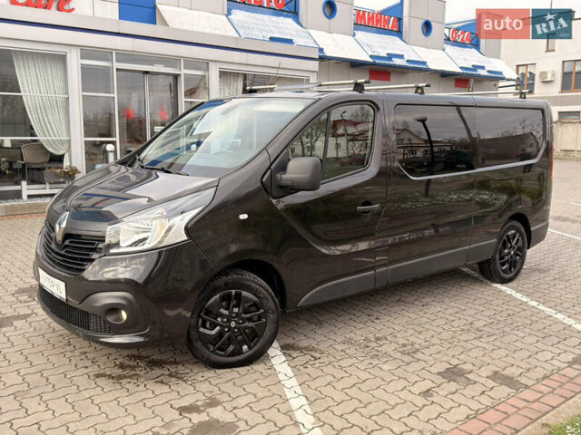 Черный Рено Трафик, объемом двигателя 1.6 л и пробегом 256 тыс. км за 17600 $, фото 1 на Automoto.ua