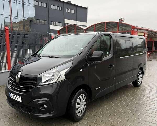Черный Рено Трафик, объемом двигателя 1.6 л и пробегом 295 тыс. км за 19000 $, фото 1 на Automoto.ua